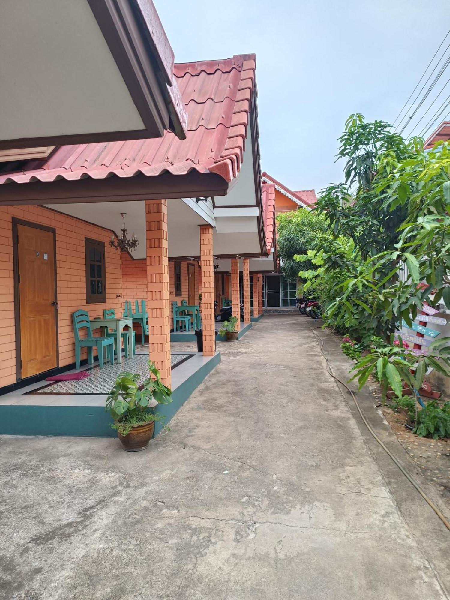 คิวทอง บังกะโล Koh Larn Eksteriør billede